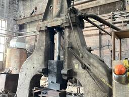 Ковочный молот