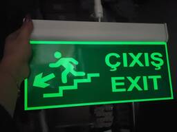 Çıxış lövhəsi Exit – Çıxış Tabelası